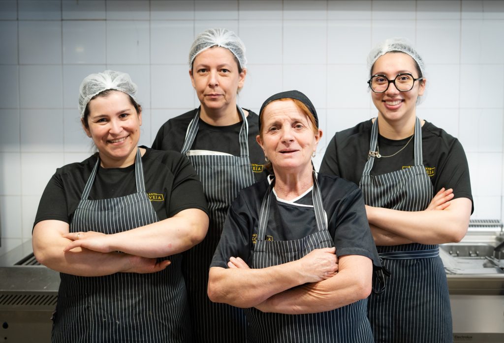 A equipa de cozinheiras mais conhecida em Oliveira do Hospital na Serra da Estrela Para pratos tradicionais Portugueses