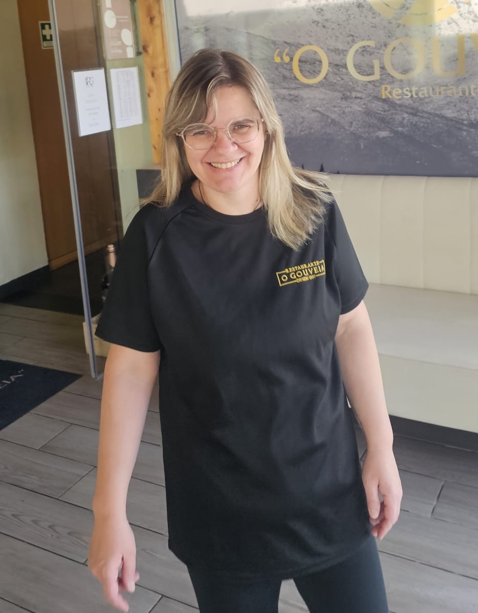 Catarina do Restaurante O Gouveia que serve os melhores pratos tradicionais Portugueses na região de toda a Serra da Estrela
